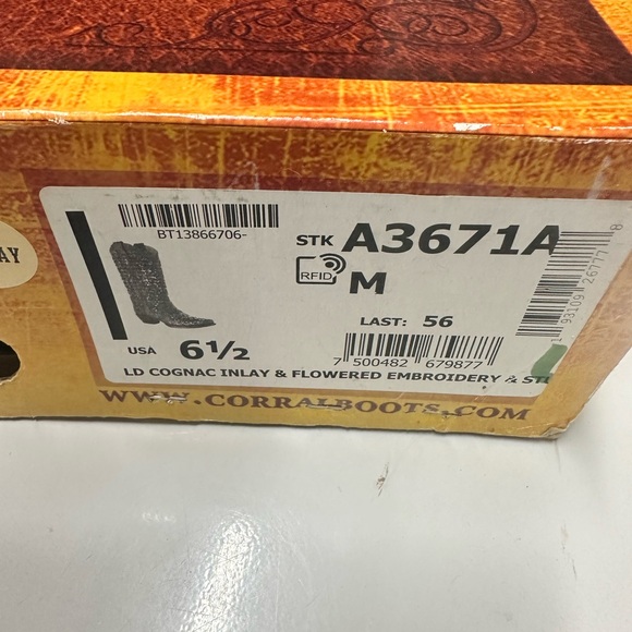 Corral LD Cognac inlay and flowered embroidery Boots Size 6.5 beautiful. - Picture 3 of 8